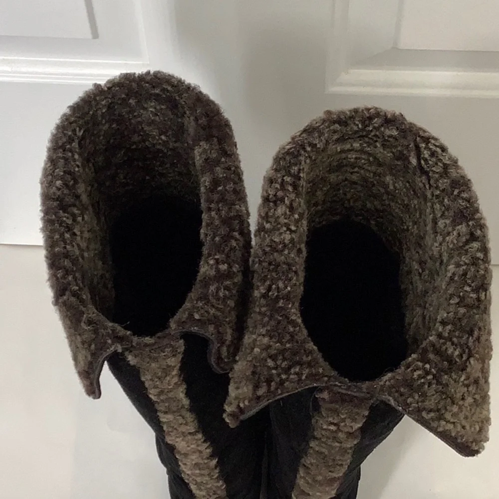 Stuart Weitzman black suede shearling boots. Size 7.5 - Picture 6 of 10